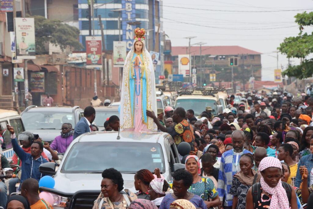 Global Rosary for Peace: The Congregation of Holy Cross Province of East Africa Leads Local Faithful in Worldwide Prayer Campaign.