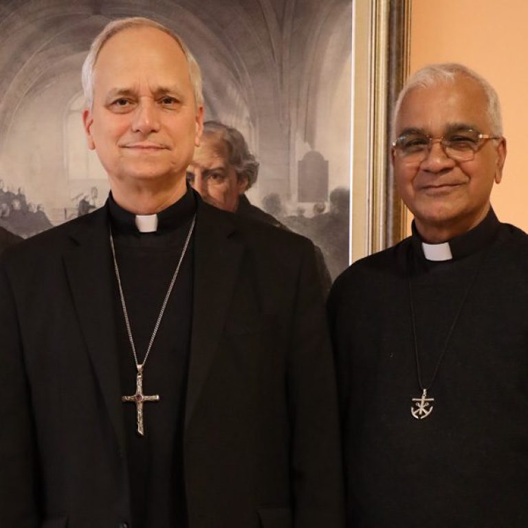 Pope-Leo-with-Fr.-Emmanuel-Kallarackal